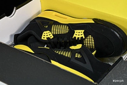 4 JORDAN THUNDER RETRO AIR DH6927-017 0719